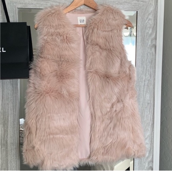 Light Pink Faux Fur Vest from The Gap - Picture 1 of 4
